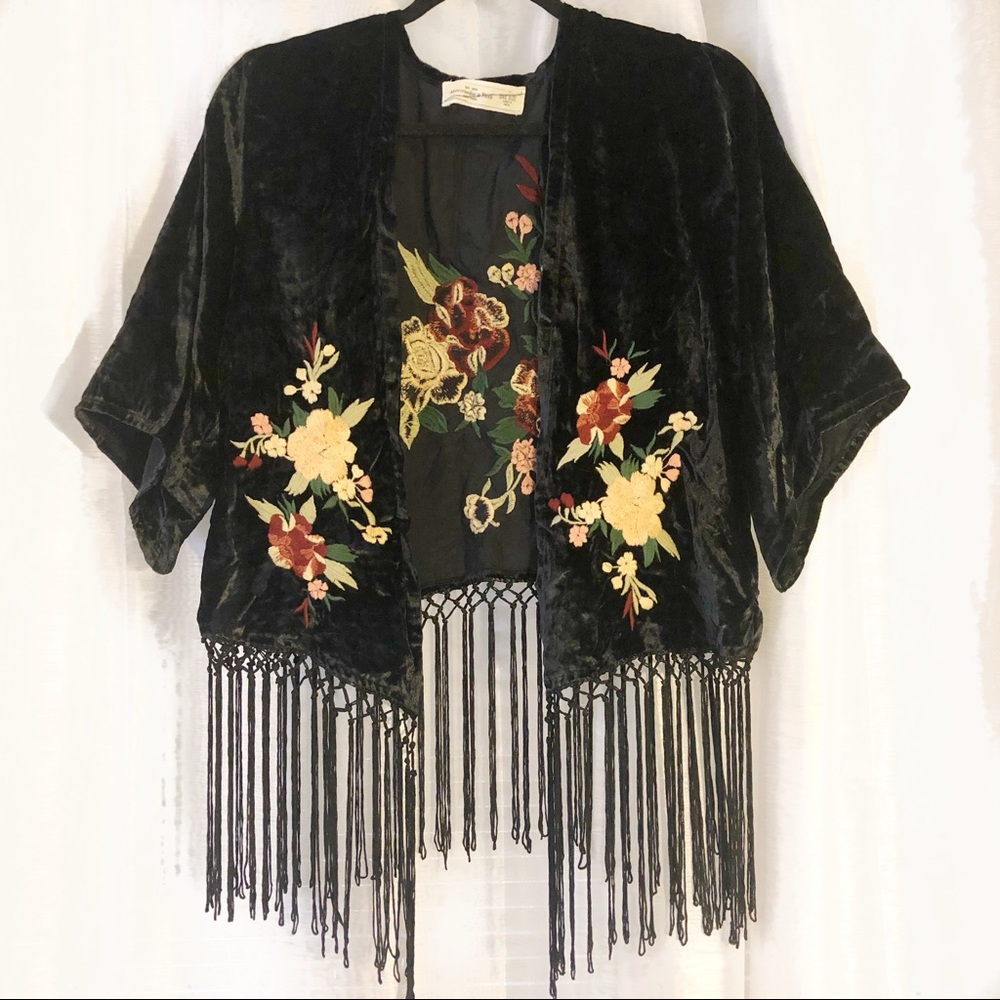 Boho Embroidered Kimono 🌸